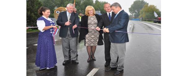 Királyrévben hivatalosan is átadták a felújított útszakaszt