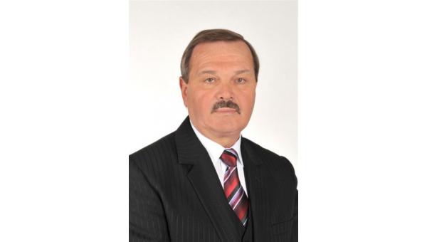 Jó utakat, színvonalas egészségügyi ellátást!